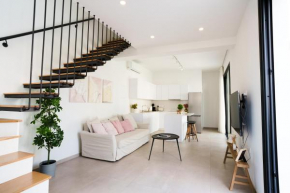 WealthyStays 2BR Retreat , 5Min Walk to Beach
